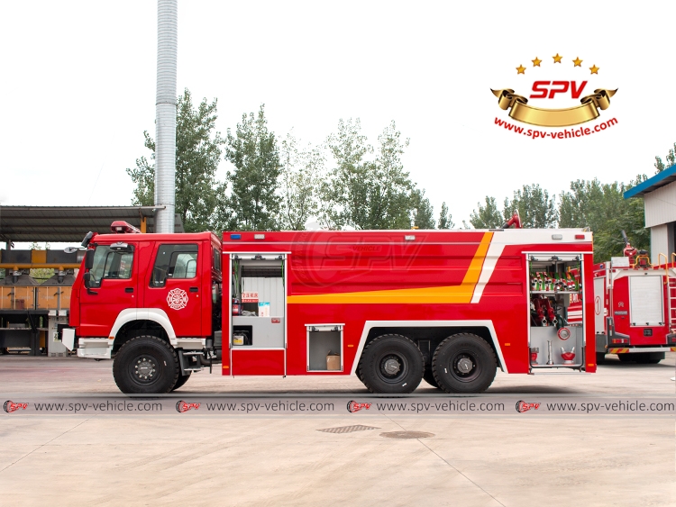 12,000 Litres Off-road Fire Engine Sinotruk - LS